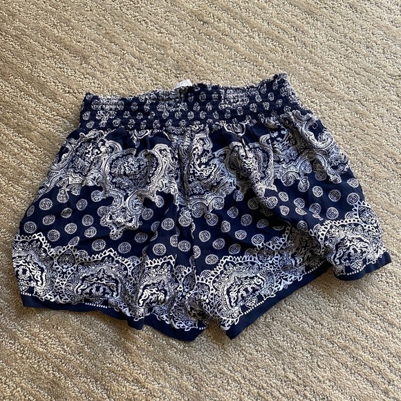 Comfy shorts - navy and white size XS - Picture 2 of 3